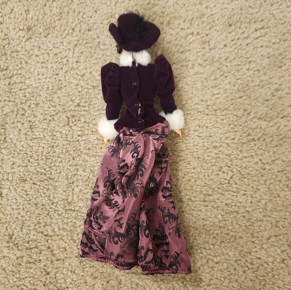 1996 Barbie Holiday Traditions Special Edition Doll By Hallmark #BB - Picture 2 of 2